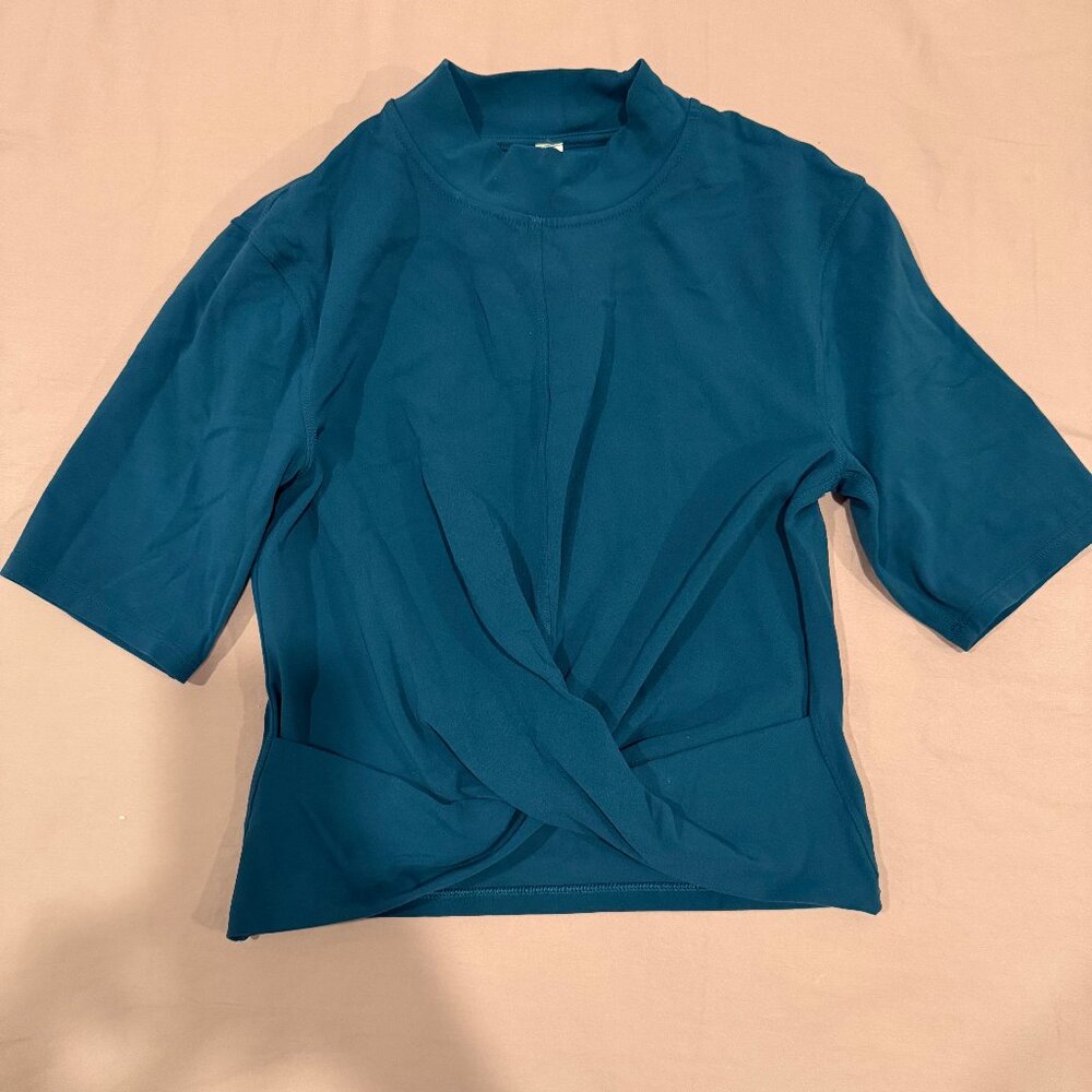 Lululemon Wrap Front Mock Neck Crop Blue Borealis, Size 4